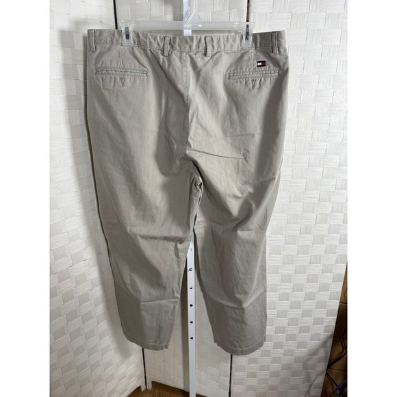 Tommy Hilfiger Mens Pleated Khaki Chino Pants Vintage Size 42x30 - Picture 2 of 6